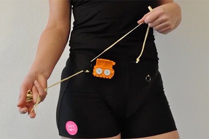 В Германии изготовили нижнее белье с кодовым замком и сигнализацией В Германии изготовили нижнее белье с кодовым замком и сигнализацией