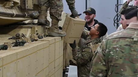 Мы пришли не с миром: зачем танки НАТО готовятся к городским боям в Европе Мы пришли не с миром: зачем танки НАТО готовятся к городским боям в Европе