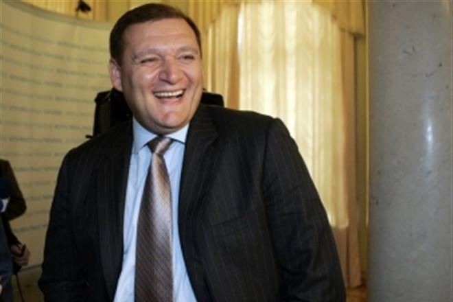 Добкин заявил, что портрет Бандеры на КГГА повесили "дремучие вуйки"