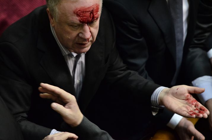 В Партии регионов заявили, что Малышева избил оппозиционер Вознюк В Партии регионов заявили, что Малышева избил оппозиционер Вознюк