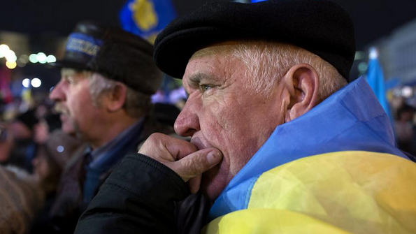 Сторонники «евромайдана» захватили административные здания в Тернополе, Львове, Ровно, штурмуют в Черкассах