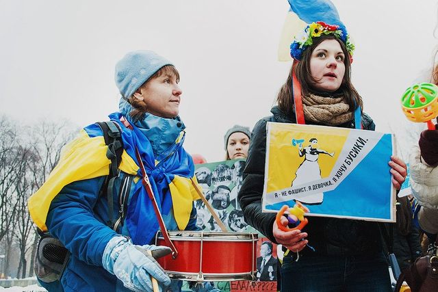 В Днепропетровске евромайданутые твари идут на геббельсовские уловки В Днепропетровске евромайданутые твари идут на геббельсовские уловки