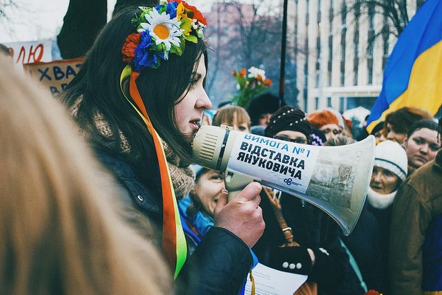 В Днепропетровске евромайданутые твари идут на геббельсовские уловки В Днепропетровске евромайданутые твари идут на геббельсовские уловки