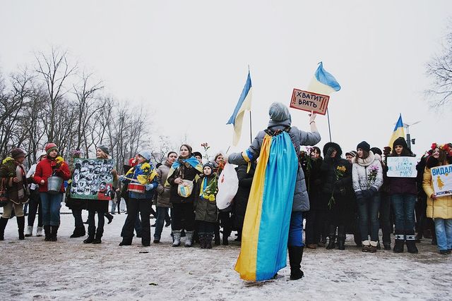 В Днепропетровске евромайданутые твари идут на геббельсовские уловки В Днепропетровске евромайданутые твари идут на геббельсовские уловки