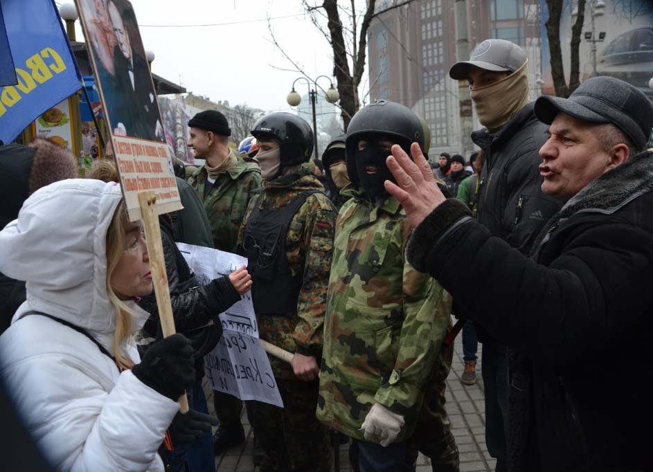 Нацисты с «евромайдана» зверски избили киевлян, вышедших на субботник Нацисты с «евромайдана» зверски избили киевлян, вышедших на субботник