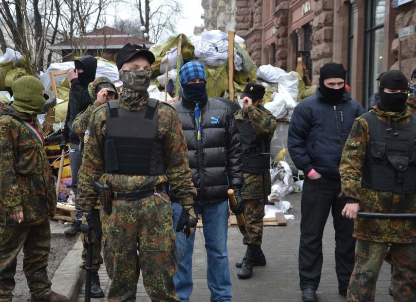 Нацисты с «евромайдана» зверски избили киевлян, вышедших на субботник Нацисты с «евромайдана» зверски избили киевлян, вышедших на субботник