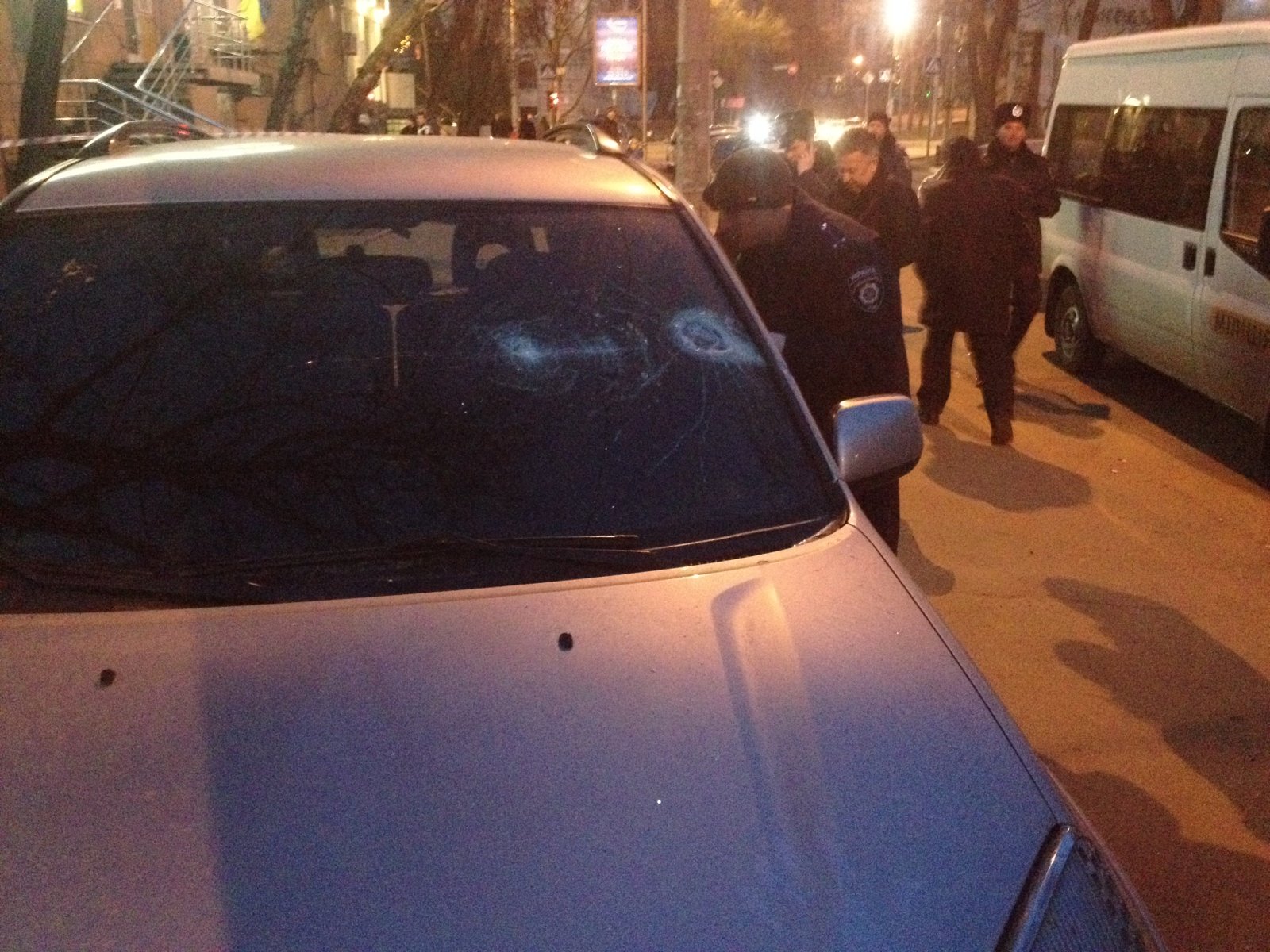 В Харькове расстреляли иномарку В Харькове расстреляли иномарку