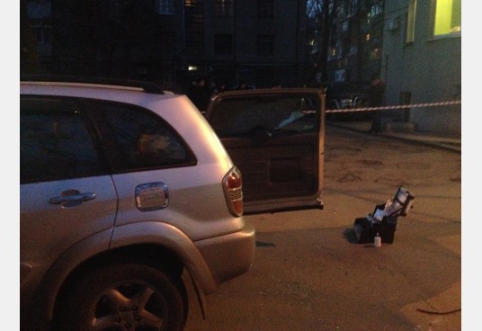 В Харькове расстреляли иномарку В Харькове расстреляли иномарку