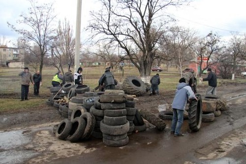 Блокирование складов под Артемовском продолжается (ФОТО, ВИДЕО) Блокирование складов под Артемовском продолжается (ФОТО, ВИДЕО)