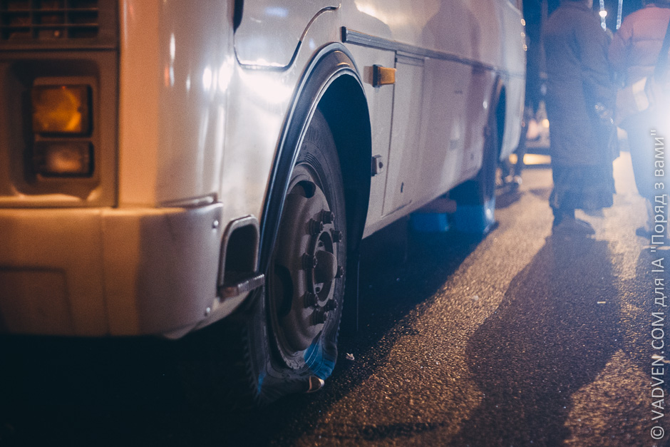 Пьяного Луценко убивают его же "мирные активисты" майдана! Пьяного Луценко убивают его же "мирные активисты" майдана!