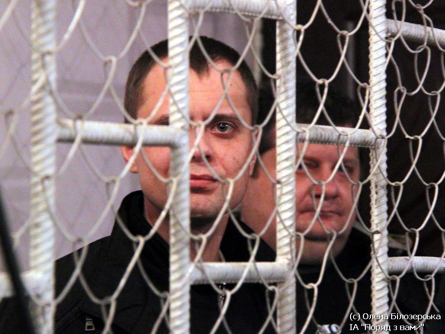 Пьяного Луценко убивают его же "мирные активисты" майдана! Пьяного Луценко убивают его же "мирные активисты" майдана!