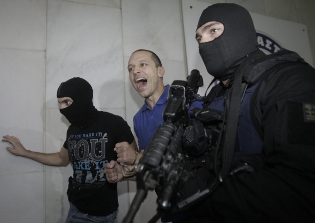 Полиция арестовала ещё двух членов парламента Греции от фашистской партии «Золотая заря» Полиция арестовала ещё двух членов парламента Греции от фашистской партии «Золотая заря»