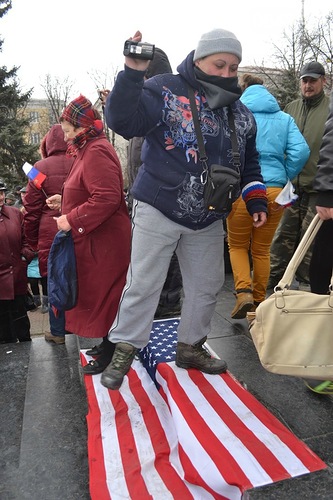 Митинг в Луганске. 29 марта Митинг в Луганске. 29 марта