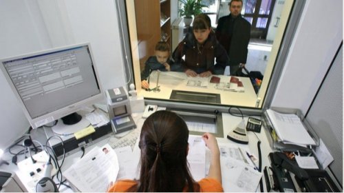 США и страны Европы упрощают выдачу виз российским туристам