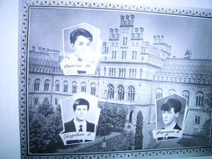 ЧерновЭцкый холопець Сеня Яйценюх...