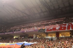 Болельщики сербской «Црвены Звезды» встретили украинский «Будивельник» российским флагом