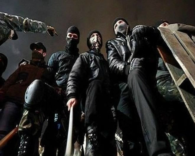 Представитель «Правого сектора» подстрелил трех человек на Майдане. (Дополняется) Представитель «Правого сектора» подстрелил трех человек на Майдане. (Дополняется)