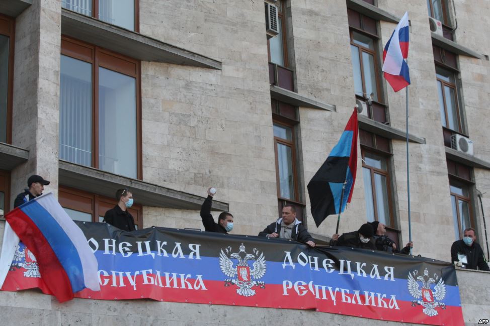 Штурм Донецкой областной администрации. ФОТО