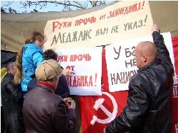 В Бахчисарае татарские боевики захватили музейный комплекс