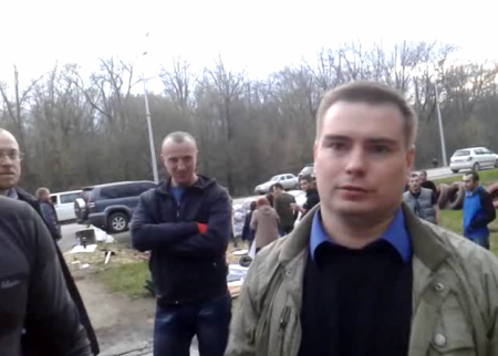 ВНИМАНИЕ!!! На въезде в Харьков, в районе Пятихаток, националисты строят блок-пост. (Обновлено) ВНИМАНИЕ!!! На въезде в Харьков, в районе Пятихаток, националисты строят блок-пост. (Обновлено)