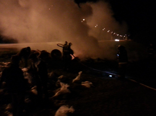 ВНИМАНИЕ!!! На въезде в Харьков, в районе Пятихаток, националисты строят блок-пост. (Обновлено) ВНИМАНИЕ!!! На въезде в Харьков, в районе Пятихаток, националисты строят блок-пост. (Обновлено)