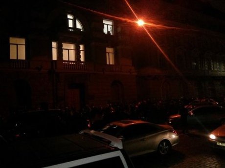 Цирк на майдане продолжается!