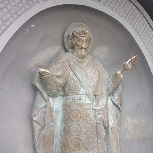 Памятник князю Владимиру разбили в Киеве Памятник князю Владимиру разбили в Киеве