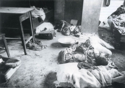 Тем жителям Украины кому память отшибло...?! Не забывайте люди об этих зверях НИКОГДА!!!