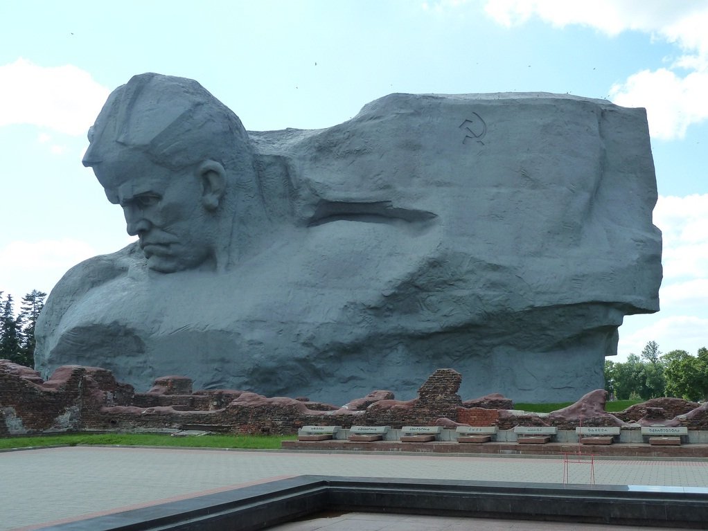 "Правый сектор" рекомендовал ветеранам не надевать советские награды "Правый сектор" рекомендовал ветеранам не надевать советские награды