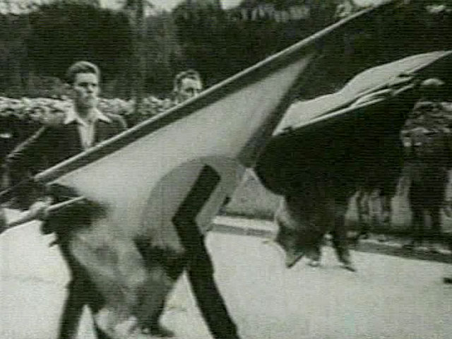 "Правый сектор" рекомендовал ветеранам не надевать советские награды "Правый сектор" рекомендовал ветеранам не надевать советские награды