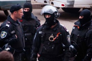 В Днепропетровске милиционеры с георгиевскими лентами оказались бойцами расформированного "Беркута"