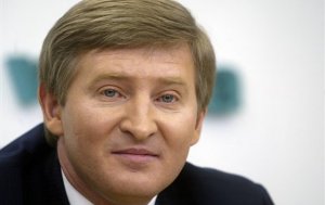 В интернете появилось полное видео, как Ахметов общался с донецкими активистами Антимайдана. ВИДЕО