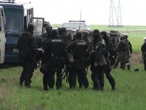 Штурм аэродрома: жители Краматорска упрашивали военных не стрелять