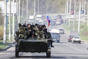 "Мы тут по 5 грн СМСим, а они технику отдают!"