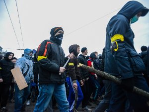 В Харькове футбольные фанаты спровоцировали драку с пророссийской молодежью