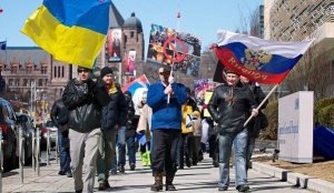27-04-2014 Митинг в Канаде (Торонто): «Бандера не герой, Бандера убийца!», «Нет фашизму на Украине!», «Русскому языку официальный статус!»