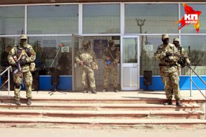 В Горловке заняты горсовет и райотдел милиции, в Донецке захватили Кировский райсовет