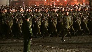 В Москве прошла первая полномасштабная ночная репетиция парада в честь 69-й годовщины Победы