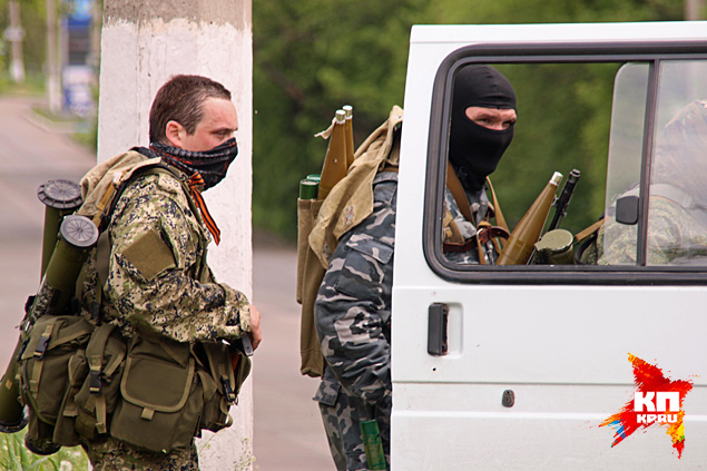 Бой под Славянском: украинская армия ведет обстрел позиций ополченцев, количество жертв растет Бой под Славянском: украинская армия ведет обстрел позиций ополченцев, количество жертв растет