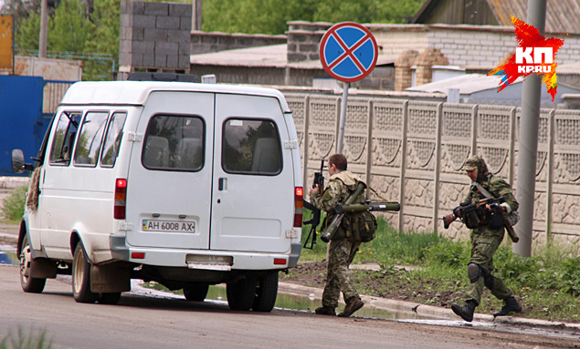 Бой под Славянском: украинская армия ведет обстрел позиций ополченцев, количество жертв растет Бой под Славянском: украинская армия ведет обстрел позиций ополченцев, количество жертв растет