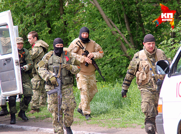 Бой под Славянском: украинская армия ведет обстрел позиций ополченцев, количество жертв растет Бой под Славянском: украинская армия ведет обстрел позиций ополченцев, количество жертв растет