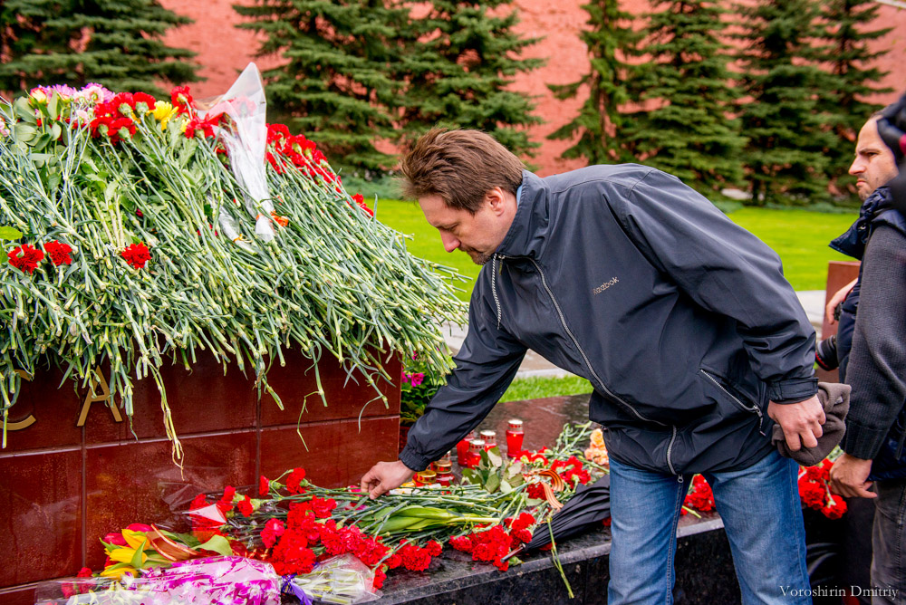 У стен Кремля прошел митинг в память погибших в Одессе У стен Кремля прошел митинг в память погибших в Одессе
