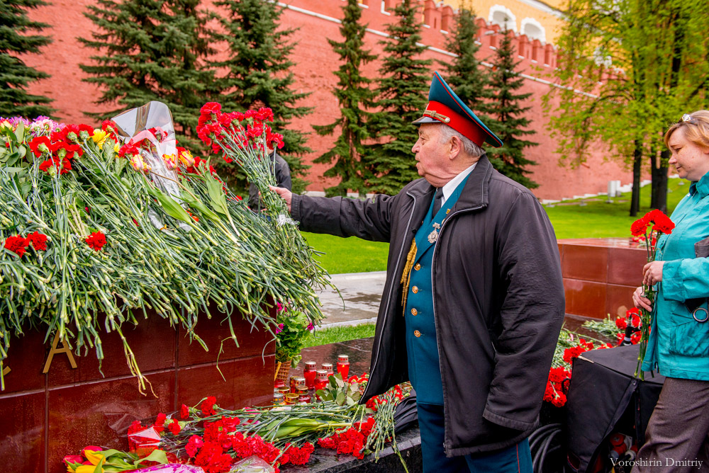 У стен Кремля прошел митинг в память погибших в Одессе У стен Кремля прошел митинг в память погибших в Одессе