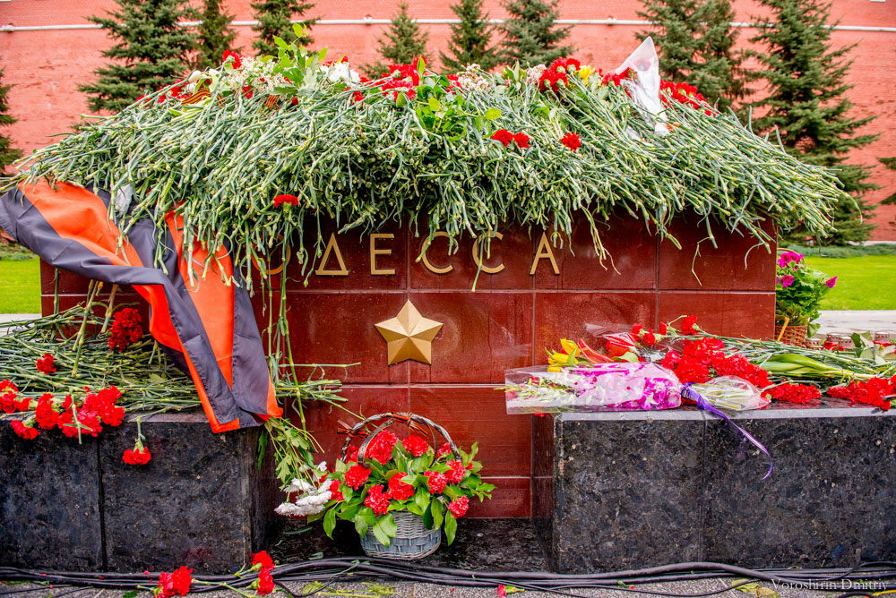 У стен Кремля прошел митинг в память погибших в Одессе У стен Кремля прошел митинг в память погибших в Одессе