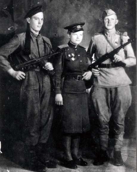 Фрау «Черная смерть» или «Дуськин взвод» Фрау «Черная смерть» или «Дуськин взвод»