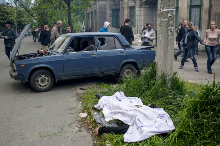 Фашисты в Мариуполе. Обновляемый пост.