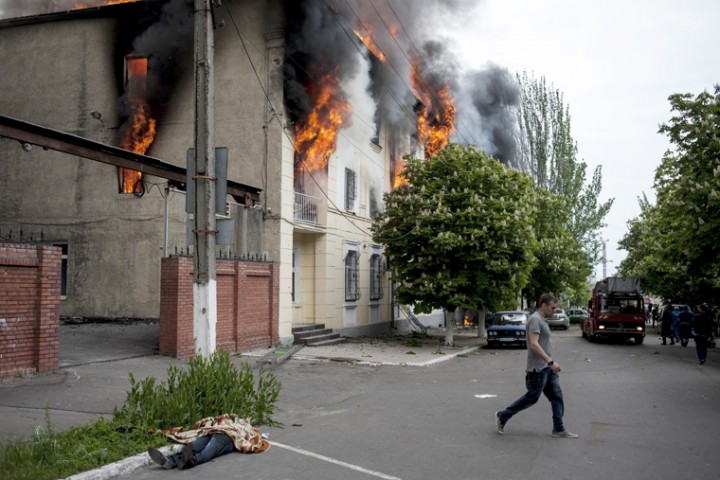 Фашисты в Мариуполе. Обновляемый пост.