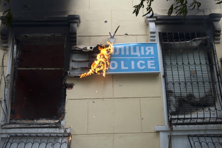 Фашисты в Мариуполе. Обновляемый пост.