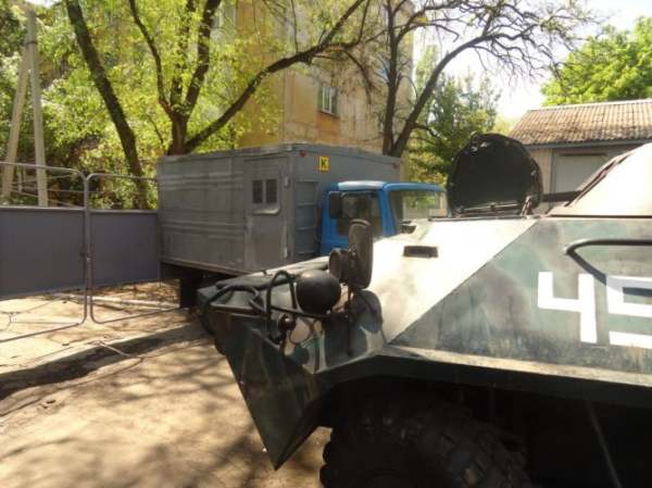 Военнослужащие покинули воинскую часть в Мариуполе, там уже мародеры Военнослужащие покинули воинскую часть в Мариуполе, там уже мародеры