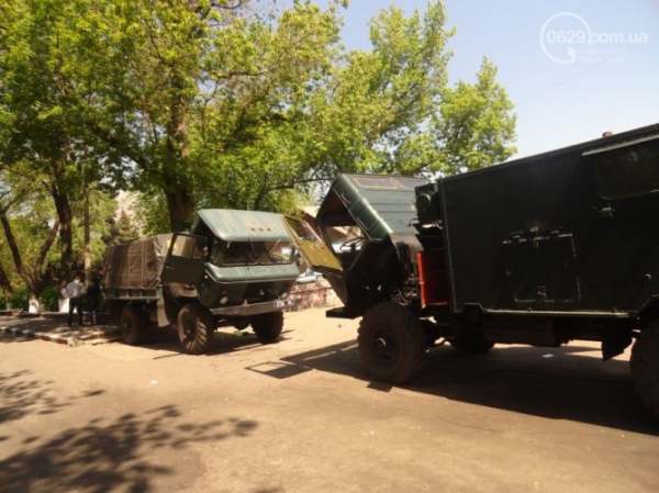 Военнослужащие покинули воинскую часть в Мариуполе, там уже мародеры Военнослужащие покинули воинскую часть в Мариуполе, там уже мародеры